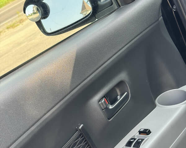 Чорний Дайхатсу Sirion, об'ємом двигуна 1 л та пробігом 116 тис. км за 4200 $, фото 16 на Automoto.ua