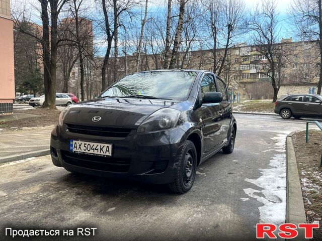 Чорний Дайхатсу Sirion, об'ємом двигуна 1.3 л та пробігом 211 тис. км за 4250 $, фото 4 на Automoto.ua