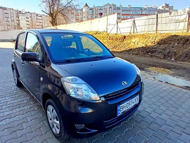 Чорний Дайхатсу Sirion, об'ємом двигуна 1 л та пробігом 150 тис. км за 4850 $, фото 1 на Automoto.ua