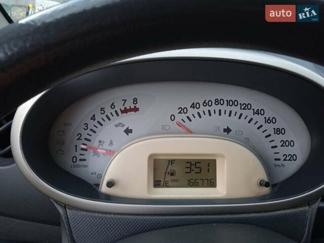 Черный Дайхатсу Сирион, объемом двигателя 1 л и пробегом 166 тыс. км за 4000 $, фото 6 на Automoto.ua