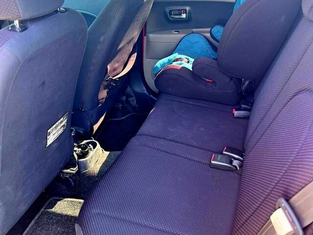 Дайхатсу Sirion 2006 у Полтаві на Automoto.ua Червоний Дайхатсу Sirion, об'ємом двигуна 1.3 л та пробігом 207 тис. км за 3850 $, фото 11 на Automoto.ua