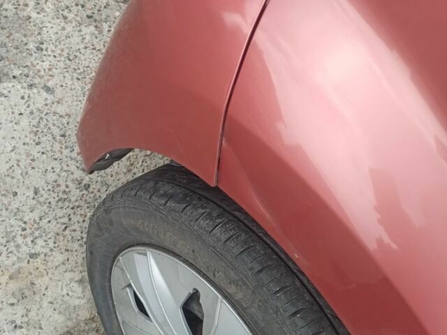 Червоний Дайхатсу Sirion, об'ємом двигуна 1.3 л та пробігом 221 тис. км за 3690 $, фото 5 на Automoto.ua