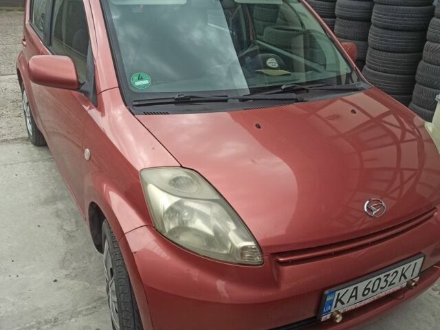 Червоний Дайхатсу Sirion, об'ємом двигуна 1.3 л та пробігом 221 тис. км за 3690 $, фото 3 на Automoto.ua