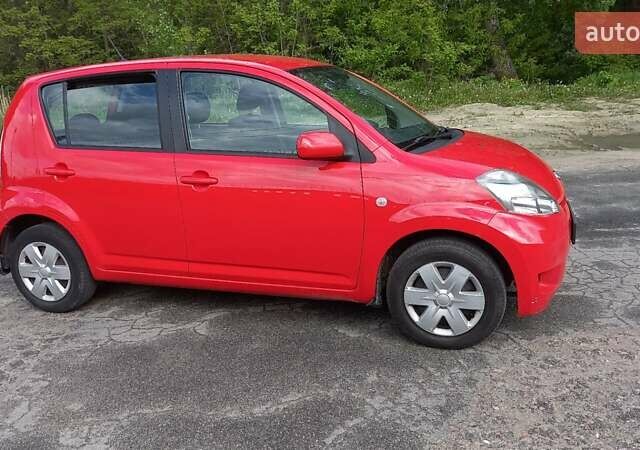 Красный Дайхатсу Сирион, объемом двигателя 1.3 л и пробегом 187 тыс. км за 5700 $, фото 60 на Automoto.ua