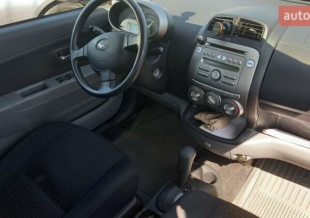 Красный Дайхатсу Сирион, объемом двигателя 1.3 л и пробегом 187 тыс. км за 5700 $, фото 12 на Automoto.ua