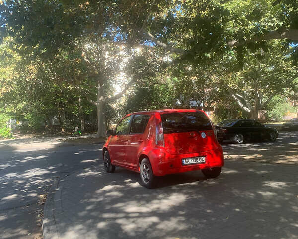 Червоний Дайхатсу Sirion, об'ємом двигуна 1.3 л та пробігом 280 тис. км за 5900 $, фото 6 на Automoto.ua