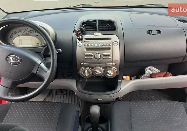 Красный Дайхатсу Сирион, объемом двигателя 1.3 л и пробегом 187 тыс. км за 5700 $, фото 25 на Automoto.ua