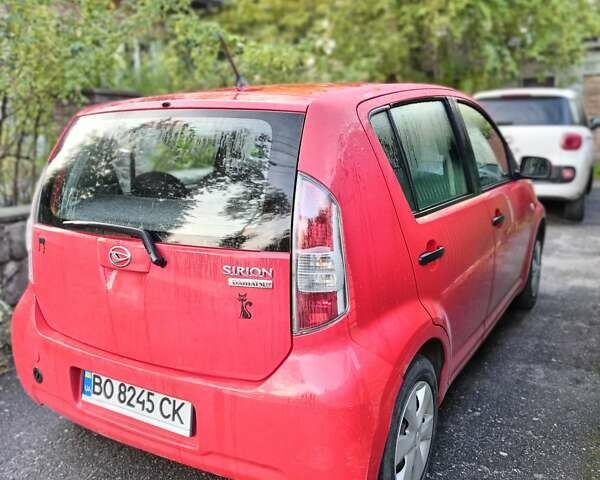 Червоний Дайхатсу Sirion, об'ємом двигуна 1.3 л та пробігом 251 тис. км за 4100 $, фото 3 на Automoto.ua