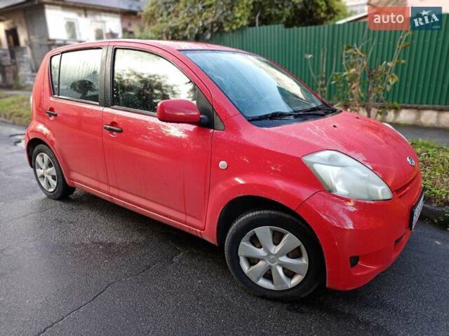 Червоний Дайхатсу Sirion, об'ємом двигуна 1.3 л та пробігом 251 тис. км за 4100 $, фото 7 на Automoto.ua