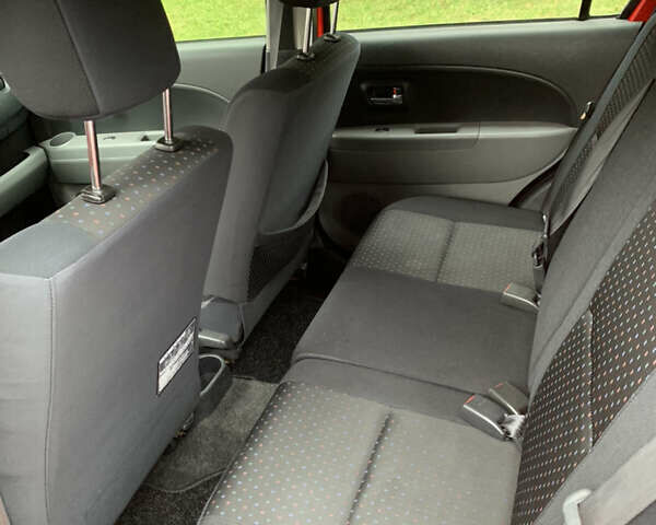 Червоний Дайхатсу Sirion, об'ємом двигуна 1.3 л та пробігом 115 тис. км за 7800 $, фото 17 на Automoto.ua