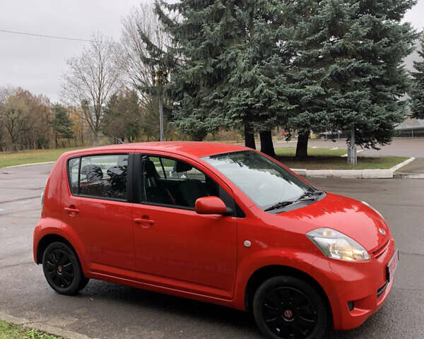 Червоний Дайхатсу Sirion, об'ємом двигуна 1.3 л та пробігом 115 тис. км за 7800 $, фото 5 на Automoto.ua