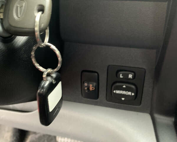 Червоний Дайхатсу Sirion, об'ємом двигуна 1.3 л та пробігом 115 тис. км за 7800 $, фото 14 на Automoto.ua