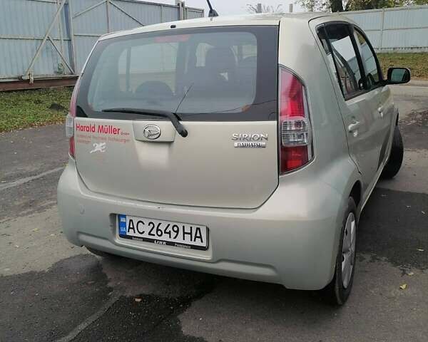 Жовтий Дайхатсу Sirion, об'ємом двигуна 1 л та пробігом 220 тис. км за 4200 $, фото 4 на Automoto.ua