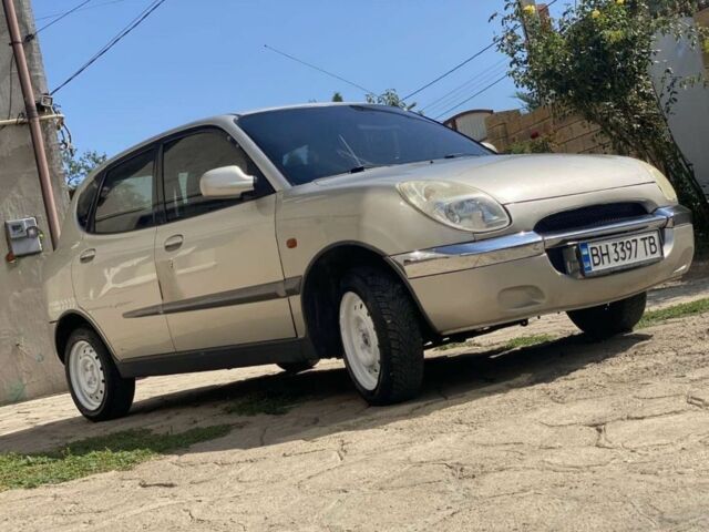 Серый Дайхатсу Сирион, объемом двигателя 1 л и пробегом 2 тыс. км за 3000 $, фото 6 на Automoto.ua