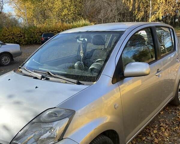 Сірий Дайхатсу Sirion, об'ємом двигуна 1.3 л та пробігом 200 тис. км за 3000 $, фото 2 на Automoto.ua