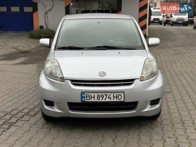 Серый Дайхатсу Сирион, объемом двигателя 1.3 л и пробегом 230 тыс. км за 4900 $, фото 2 на Automoto.ua