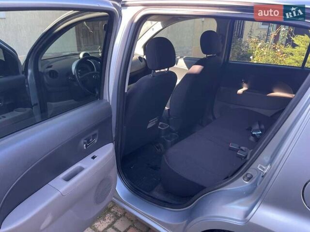 Серый Дайхатсу Сирион, объемом двигателя 1.3 л и пробегом 230 тыс. км за 5250 $, фото 13 на Automoto.ua