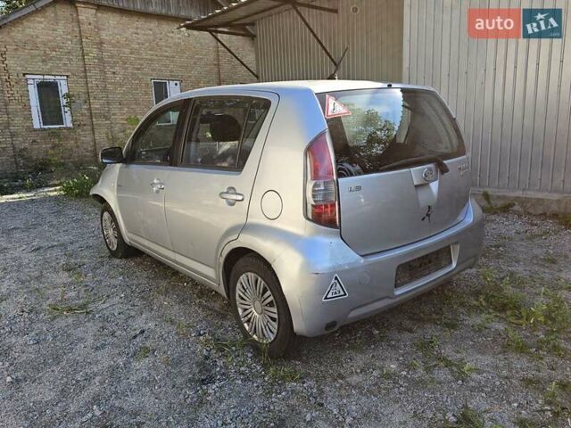 Сірий Дайхатсу Sirion, об'ємом двигуна 1.3 л та пробігом 180 тис. км за 1400 $, фото 5 на Automoto.ua
