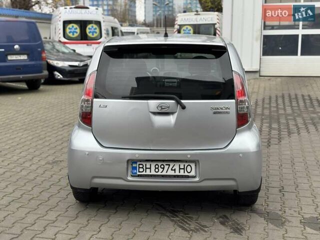 Серый Дайхатсу Сирион, объемом двигателя 1.3 л и пробегом 230 тыс. км за 4900 $, фото 5 на Automoto.ua