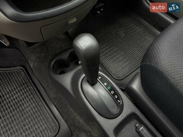 Серый Дайхатсу Сирион, объемом двигателя 1.3 л и пробегом 230 тыс. км за 4900 $, фото 12 на Automoto.ua