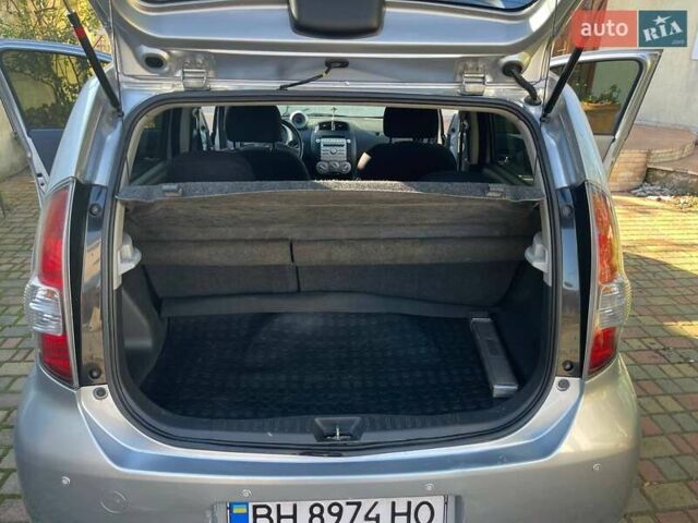 Серый Дайхатсу Сирион, объемом двигателя 1.3 л и пробегом 230 тыс. км за 5250 $, фото 18 на Automoto.ua