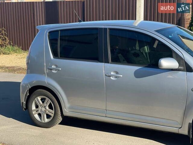 Серый Дайхатсу Сирион, объемом двигателя 1.3 л и пробегом 230 тыс. км за 5250 $, фото 11 на Automoto.ua