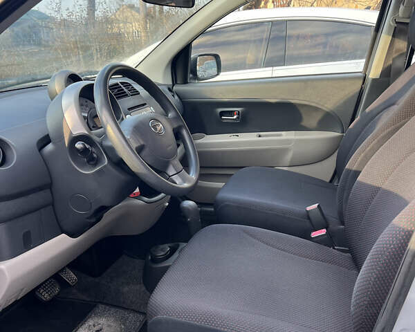 Серый Дайхатсу Сирион, объемом двигателя 1.3 л и пробегом 190 тыс. км за 6300 $, фото 12 на Automoto.ua