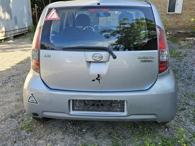 Сірий Дайхатсу Sirion, об'ємом двигуна 1.3 л та пробігом 180 тис. км за 1900 $, фото 4 на Automoto.ua
