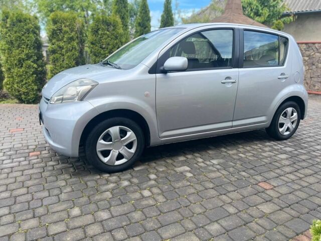 Сірий Дайхатсу Sirion, об'ємом двигуна 1 л та пробігом 145 тис. км за 4200 $, фото 3 на Automoto.ua