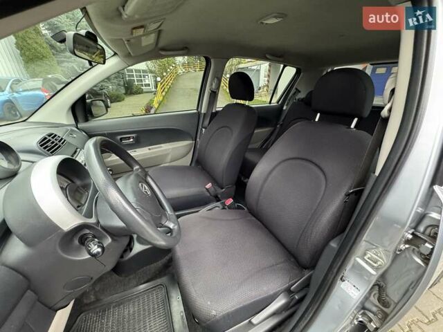 Серый Дайхатсу Сирион, объемом двигателя 1.3 л и пробегом 230 тыс. км за 4900 $, фото 8 на Automoto.ua