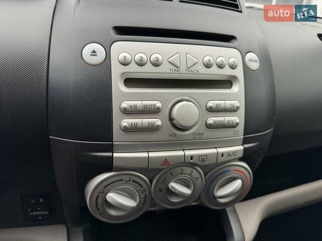 Серый Дайхатсу Сирион, объемом двигателя 1.3 л и пробегом 230 тыс. км за 4900 $, фото 11 на Automoto.ua