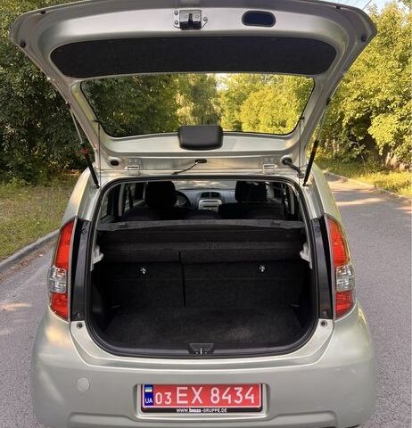 Серый Дайхатсу Сирион, объемом двигателя 1 л и пробегом 212 тыс. км за 4150 $, фото 8 на Automoto.ua