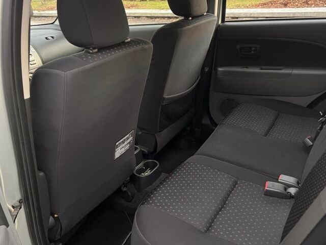 Серый Дайхатсу Сирион, объемом двигателя 1 л и пробегом 214 тыс. км за 4350 $, фото 5 на Automoto.ua