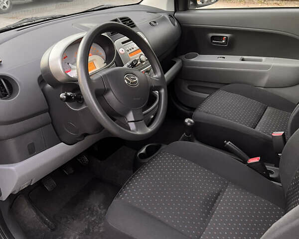 Серый Дайхатсу Сирион, объемом двигателя 1 л и пробегом 214 тыс. км за 4150 $, фото 12 на Automoto.ua