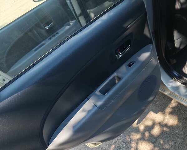 Дайхатсу Sirion 2007 у Кропивницькому (Кіровограді) на Automoto.ua Сірий Дайхатсу Sirion, об'ємом двигуна 1.3 л та пробігом 155 тис. км за 3500 $, фото 8 на Automoto.ua