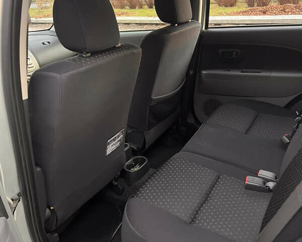 Серый Дайхатсу Сирион, объемом двигателя 1 л и пробегом 214 тыс. км за 4150 $, фото 20 на Automoto.ua