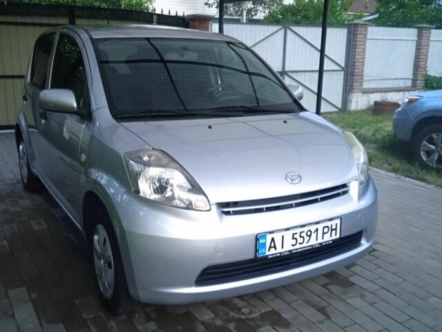 Сірий Дайхатсу Sirion, об'ємом двигуна 1 л та пробігом 196 тис. км за 3500 $, фото 1 на Automoto.ua