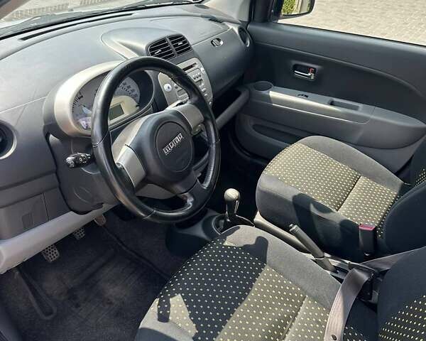 Сірий Дайхатсу Sirion, об'ємом двигуна 1.3 л та пробігом 150 тис. км за 4200 $, фото 1 на Automoto.ua