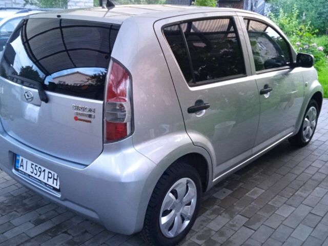 Сірий Дайхатсу Sirion, об'ємом двигуна 1 л та пробігом 196 тис. км за 3500 $, фото 2 на Automoto.ua