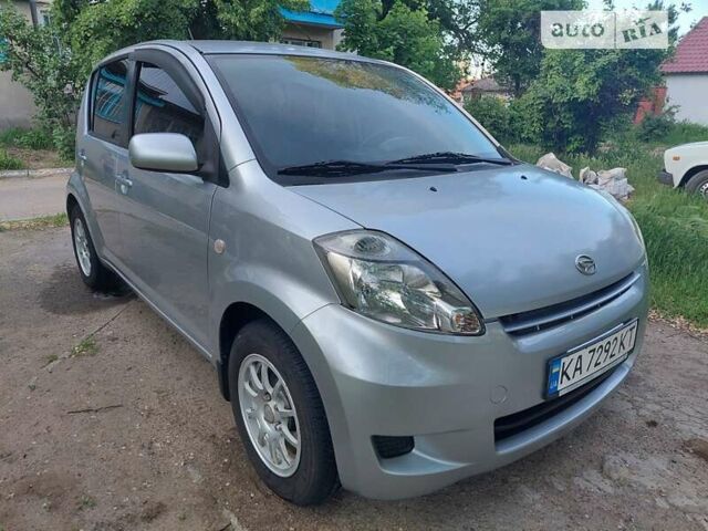 Сірий Дайхатсу Sirion, об'ємом двигуна 1.3 л та пробігом 193 тис. км за 5900 $, фото 3 на Automoto.ua