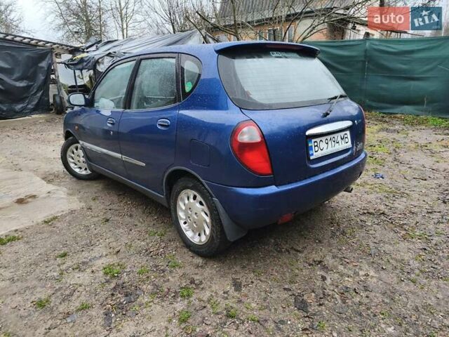 Синий Дайхатсу Сирион, объемом двигателя 0.99 л и пробегом 249 тыс. км за 2750 $, фото 1 на Automoto.ua