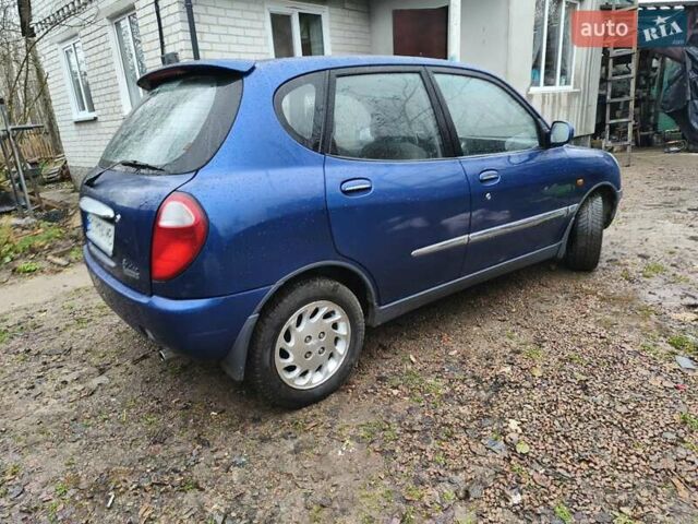 Синий Дайхатсу Сирион, объемом двигателя 0.99 л и пробегом 249 тыс. км за 2750 $, фото 2 на Automoto.ua