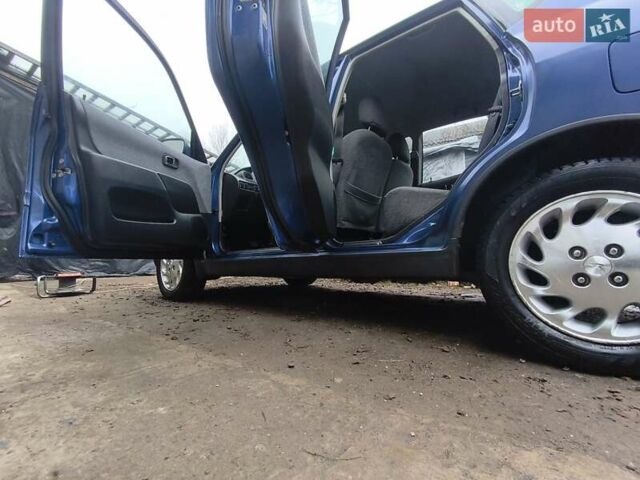 Синий Дайхатсу Сирион, объемом двигателя 0.99 л и пробегом 249 тыс. км за 2750 $, фото 17 на Automoto.ua