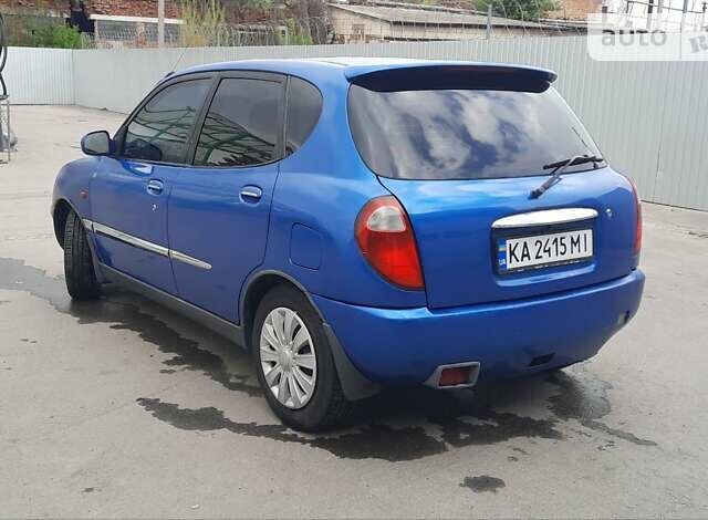 Синій Дайхатсу Sirion, об'ємом двигуна 0.99 л та пробігом 151 тис. км за 4000 $, фото 2 на Automoto.ua