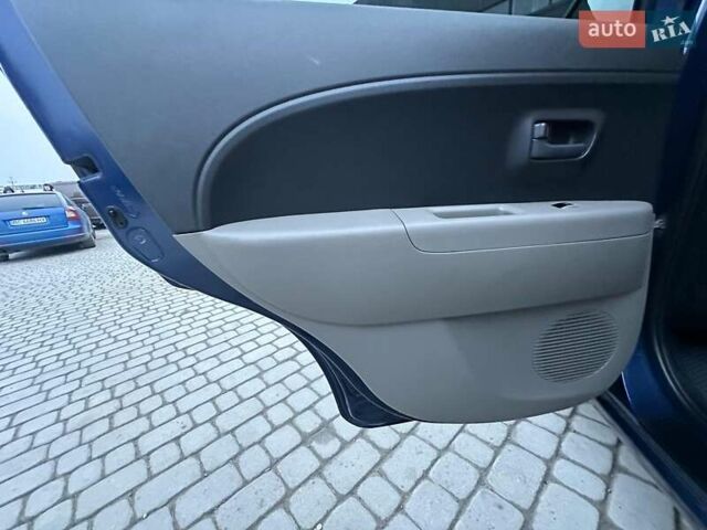 Синій Дайхатсу Sirion, об'ємом двигуна 1.3 л та пробігом 248 тис. км за 5990 $, фото 19 на Automoto.ua