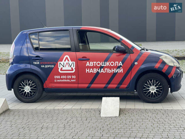 Синій Дайхатсу Sirion, об'ємом двигуна 1.3 л та пробігом 210 тис. км за 6500 $, фото 6 на Automoto.ua