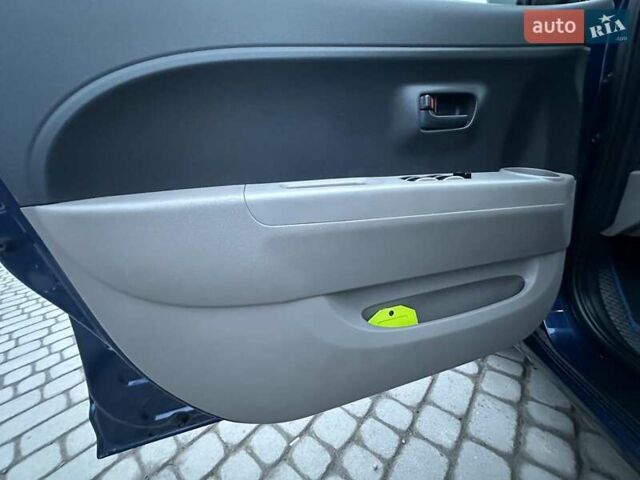 Синій Дайхатсу Sirion, об'ємом двигуна 1.3 л та пробігом 248 тис. км за 5990 $, фото 18 на Automoto.ua