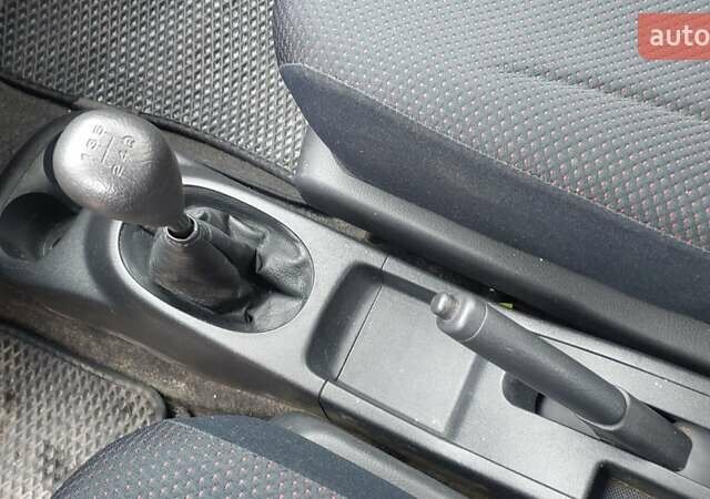 Синій Дайхатсу Sirion, об'ємом двигуна 1.3 л та пробігом 244 тис. км за 2900 $, фото 16 на Automoto.ua