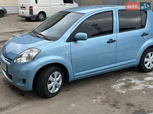 Синій Дайхатсу Sirion, об'ємом двигуна 1 л та пробігом 180 тис. км за 5000 $, фото 3 на Automoto.ua