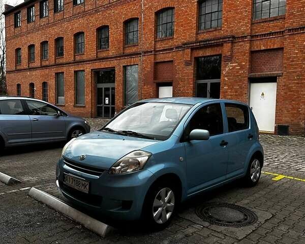 Синій Дайхатсу Sirion, об'ємом двигуна 1 л та пробігом 150 тис. км за 4200 $, фото 29 на Automoto.ua